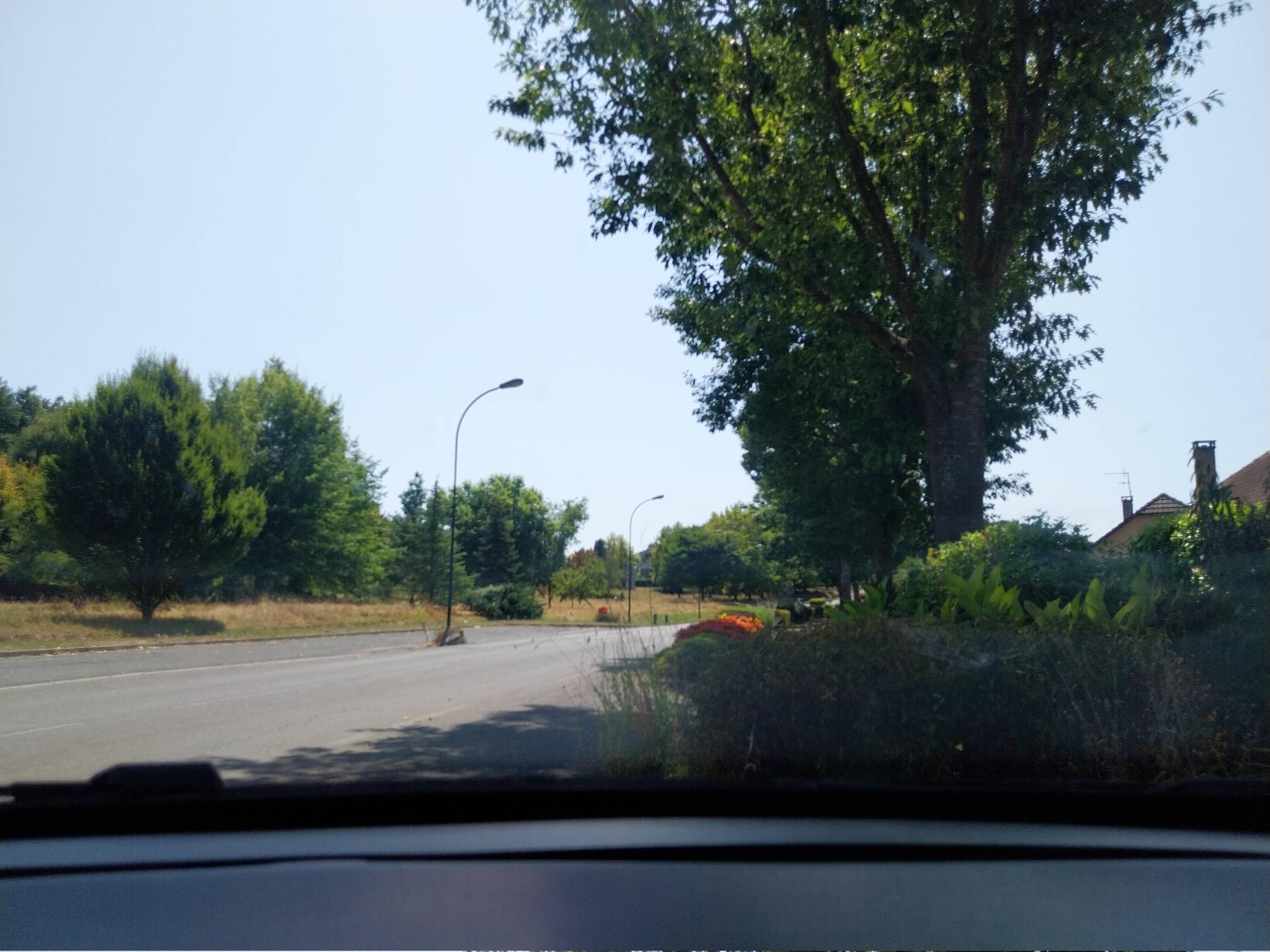 Vue de la rue du spot Street workout Serres-Castet, Chemin de Devèzes