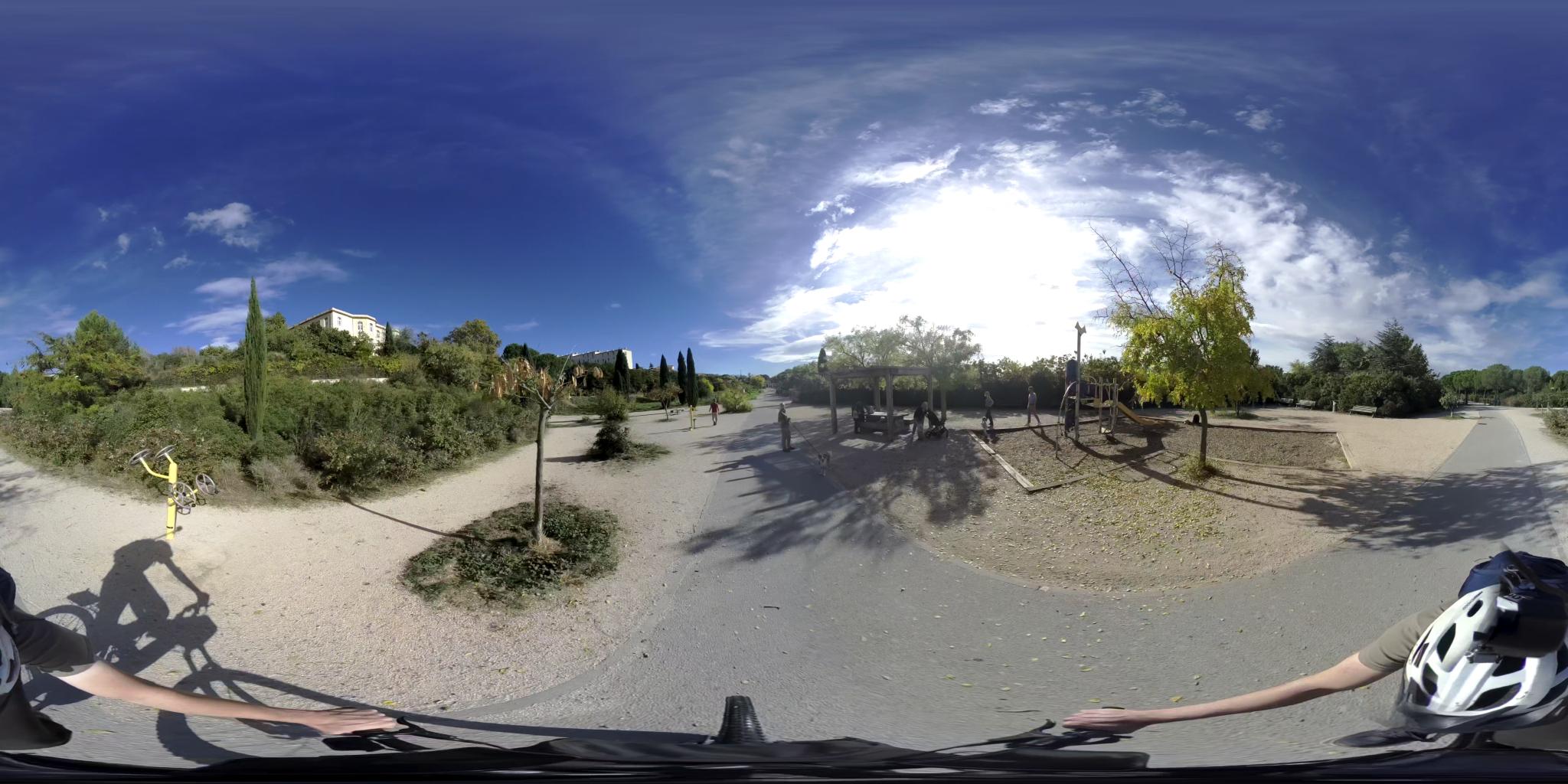 Vue de la rue du spot Parc de la Moline