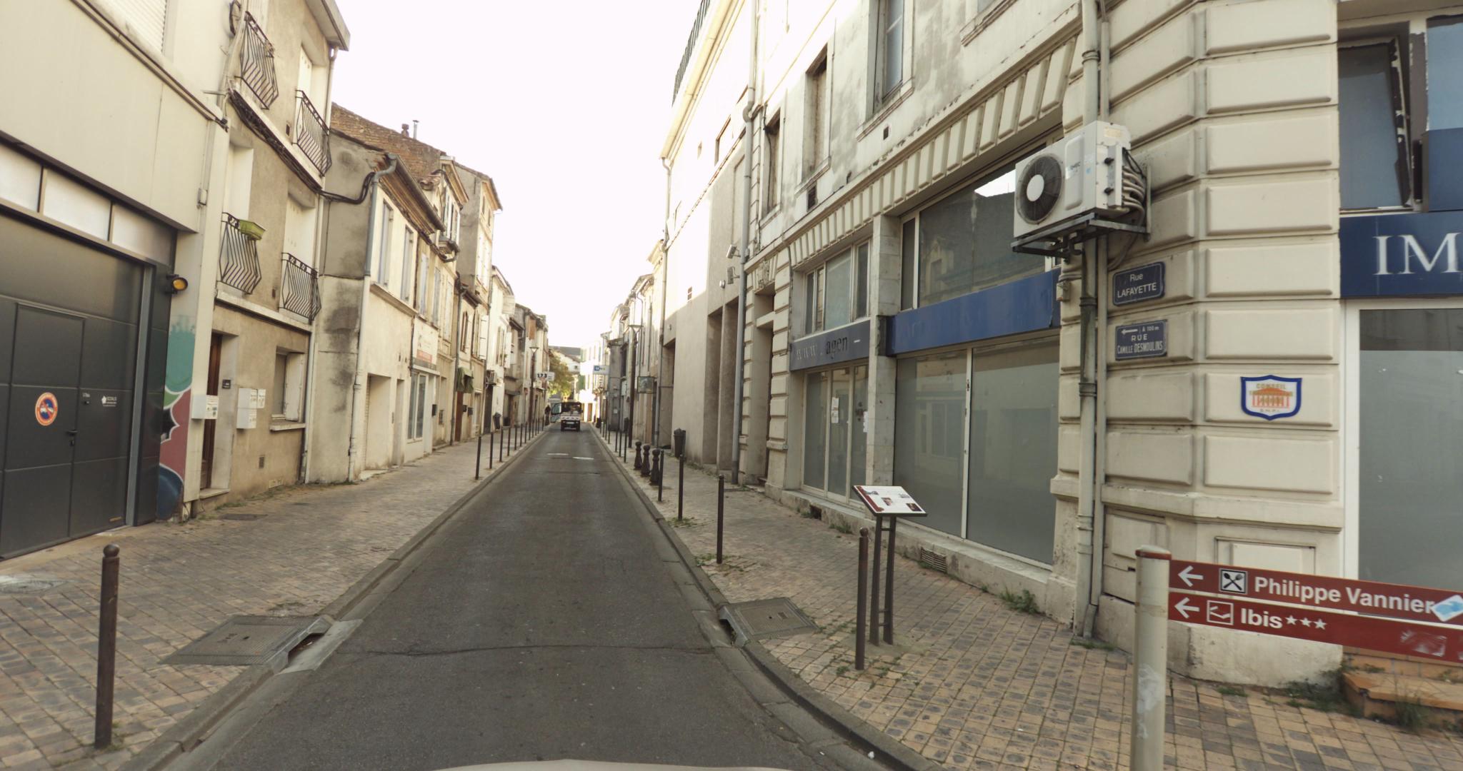 La rue de Hair Du Temps à Agen