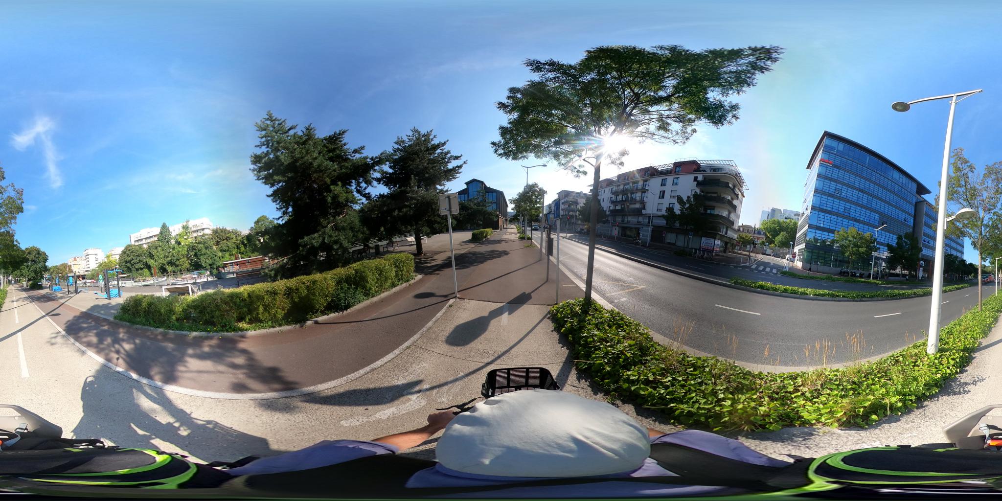 Vue de la rue du spot Gymnase Raoul Follereau