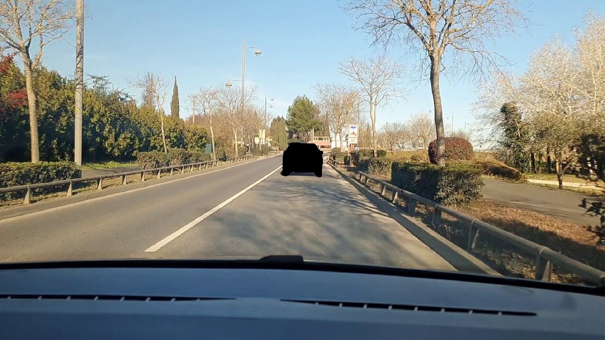 Vue de la rue du spot Street workout Sommières, Route de Salinelles