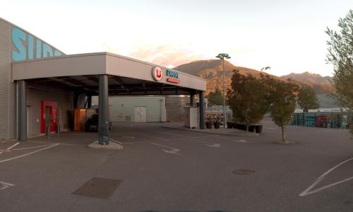 Aire camping-car EMBRUN - Aire CCI 17859