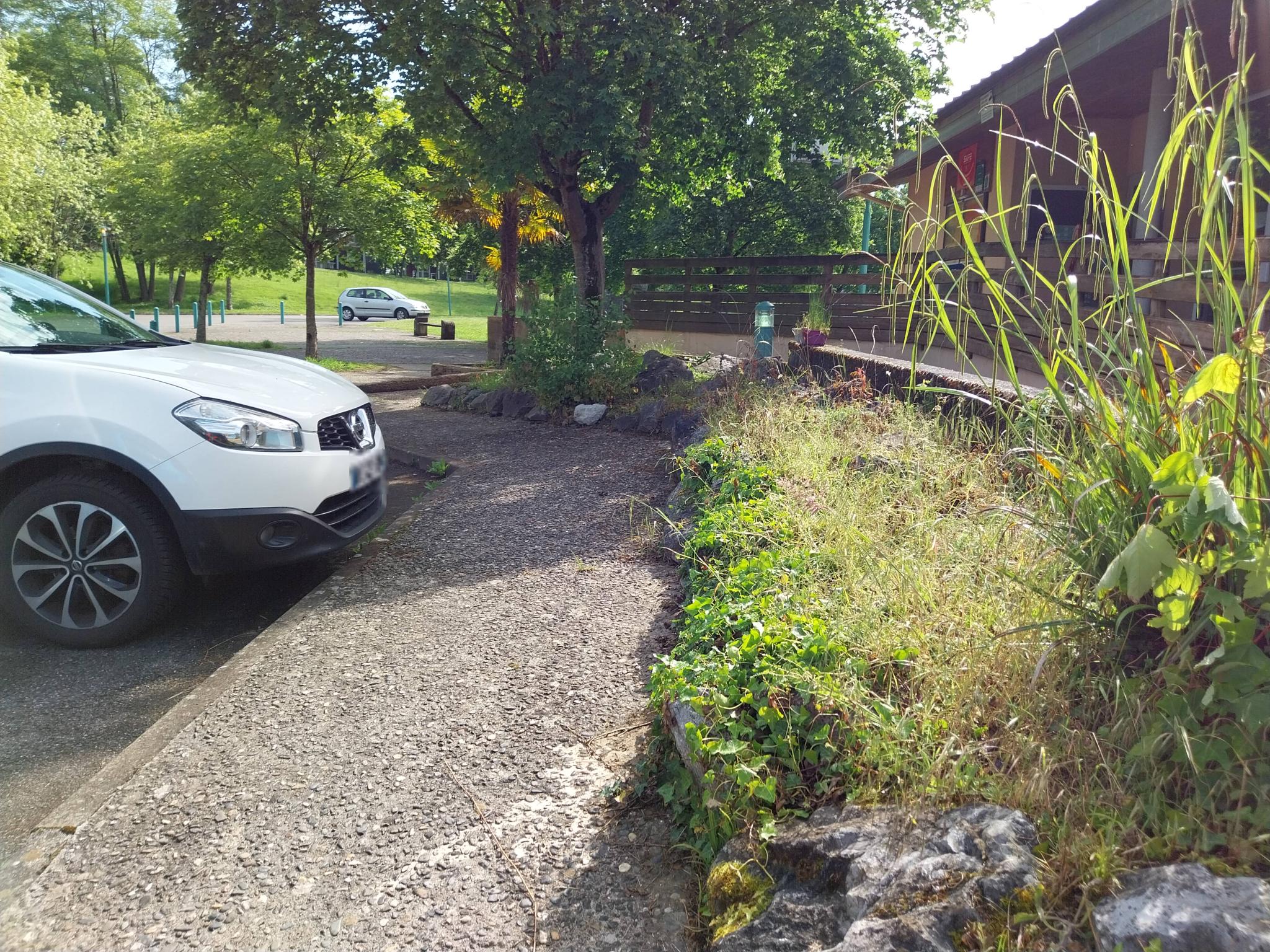 Vue de la rue du spot Street workout Baudreix, Avenue du Lac
