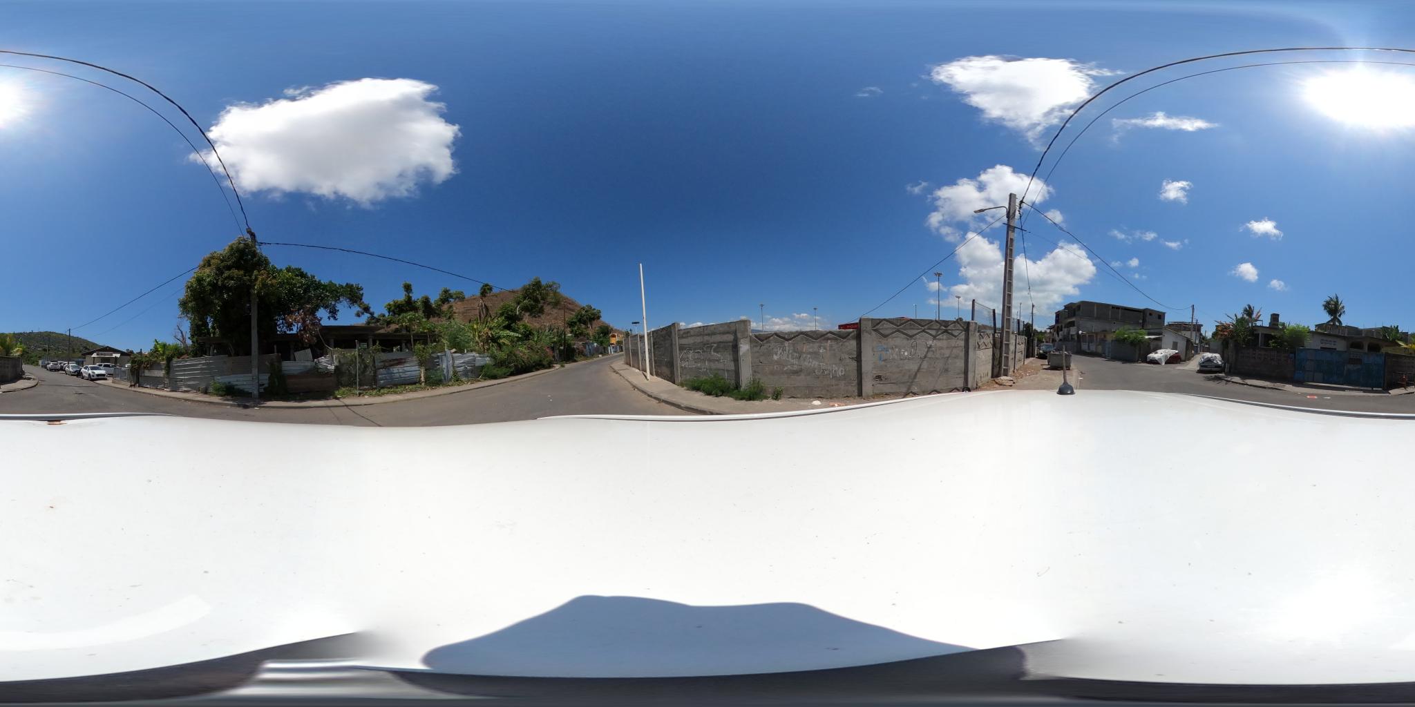 Vue de la rue du spot Complexe sportif Alain Poher