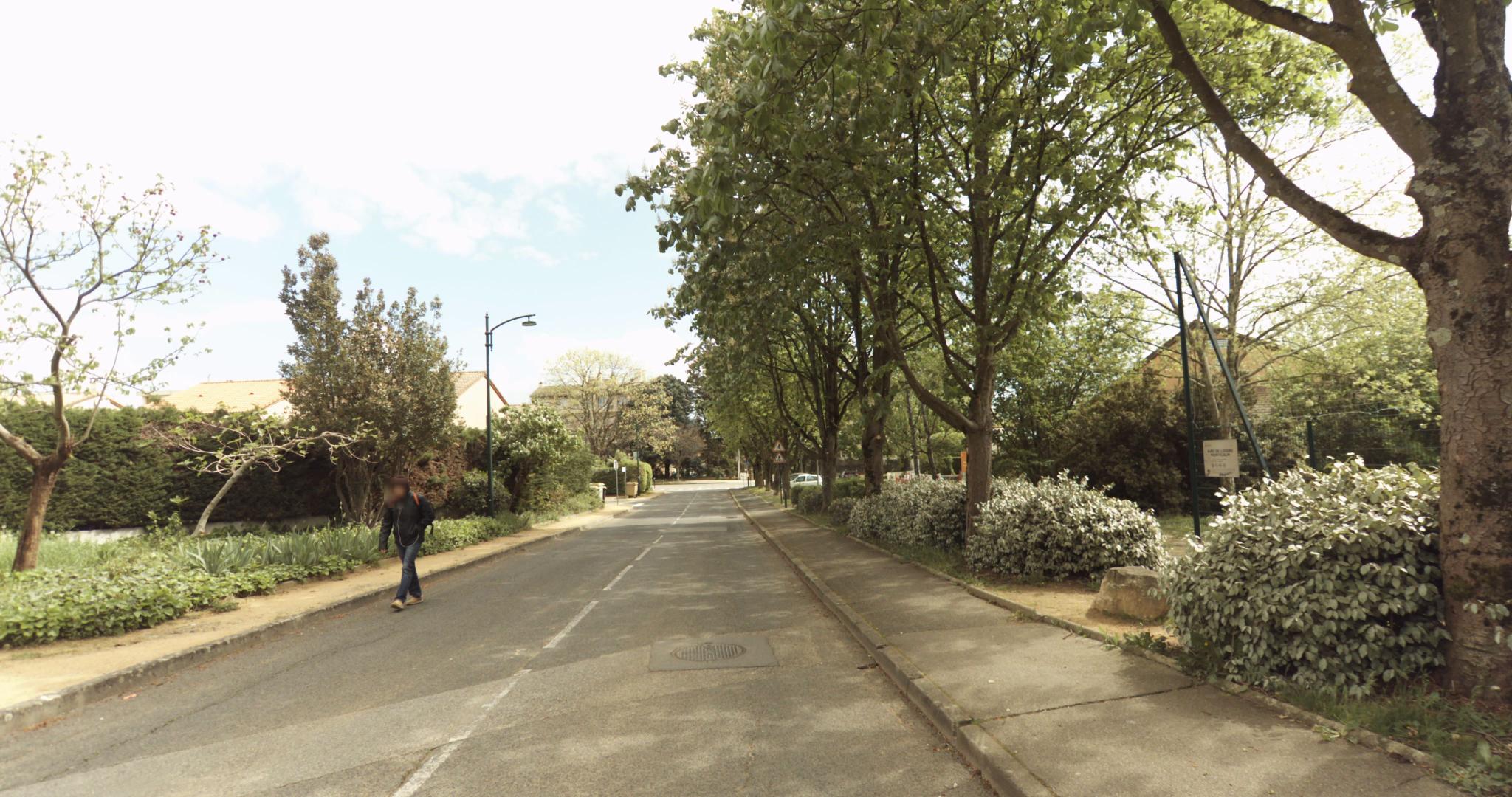 Vue de la rue du spot Aire de fitness Montcalm