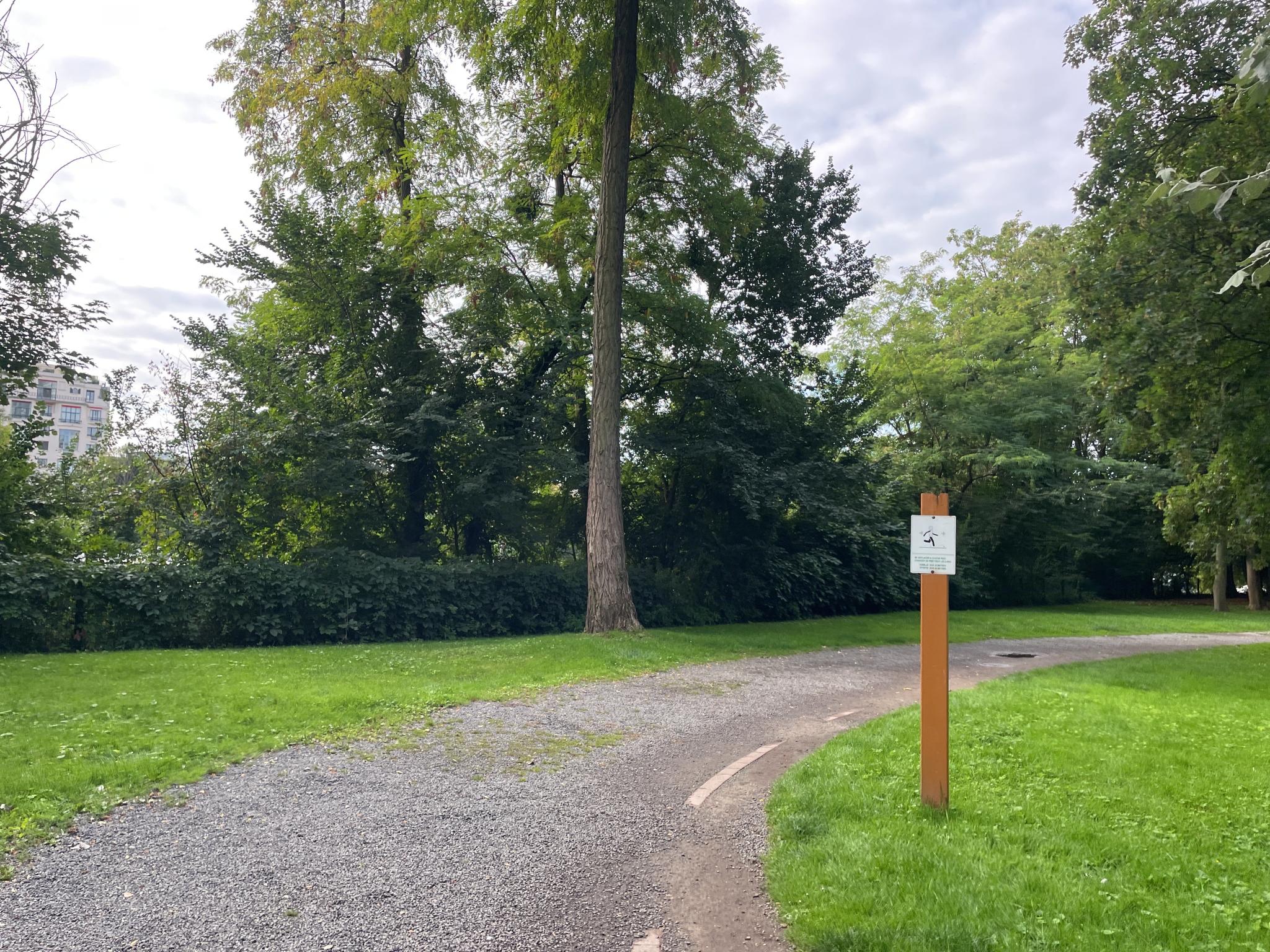 Vue de la rue du spot Espace sportif Koenig
