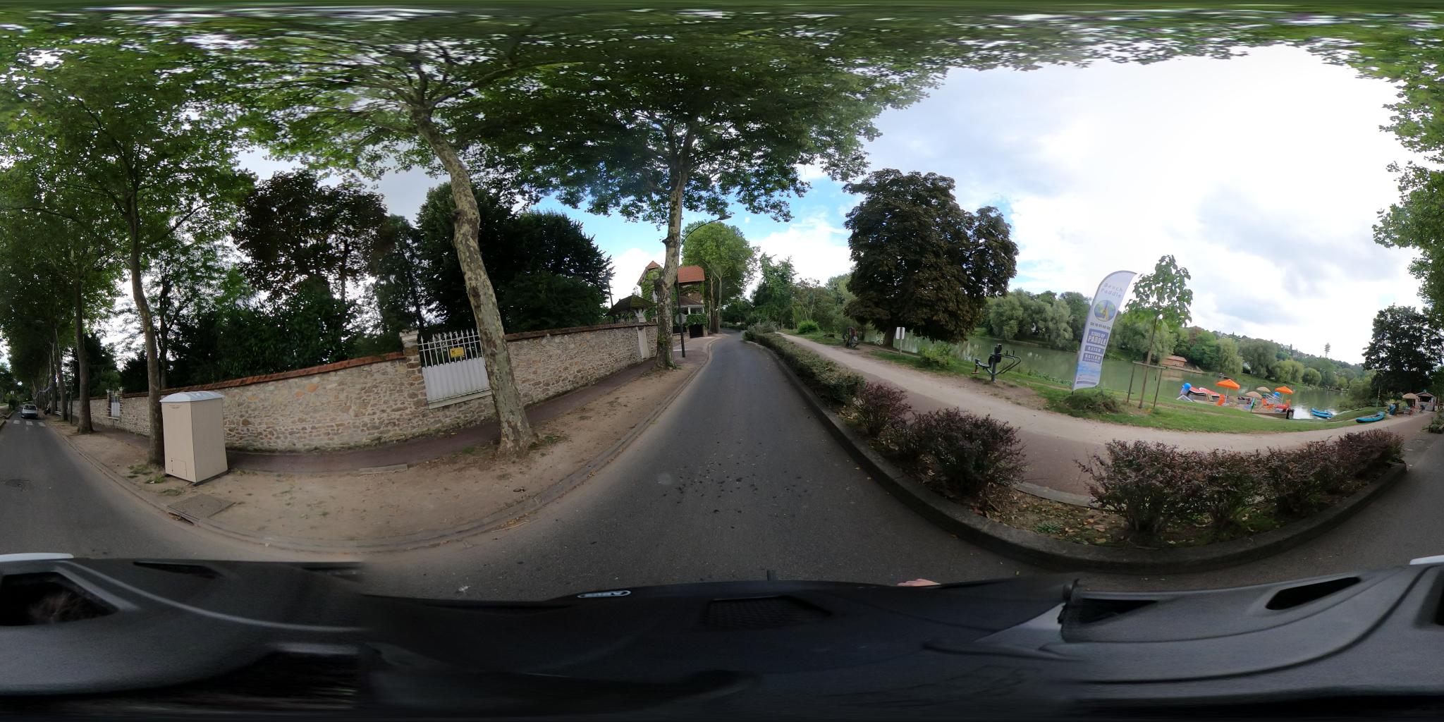 Vue de la rue du spot Street workout Saint-Maur-des-Fossés, Quai du Mesnil