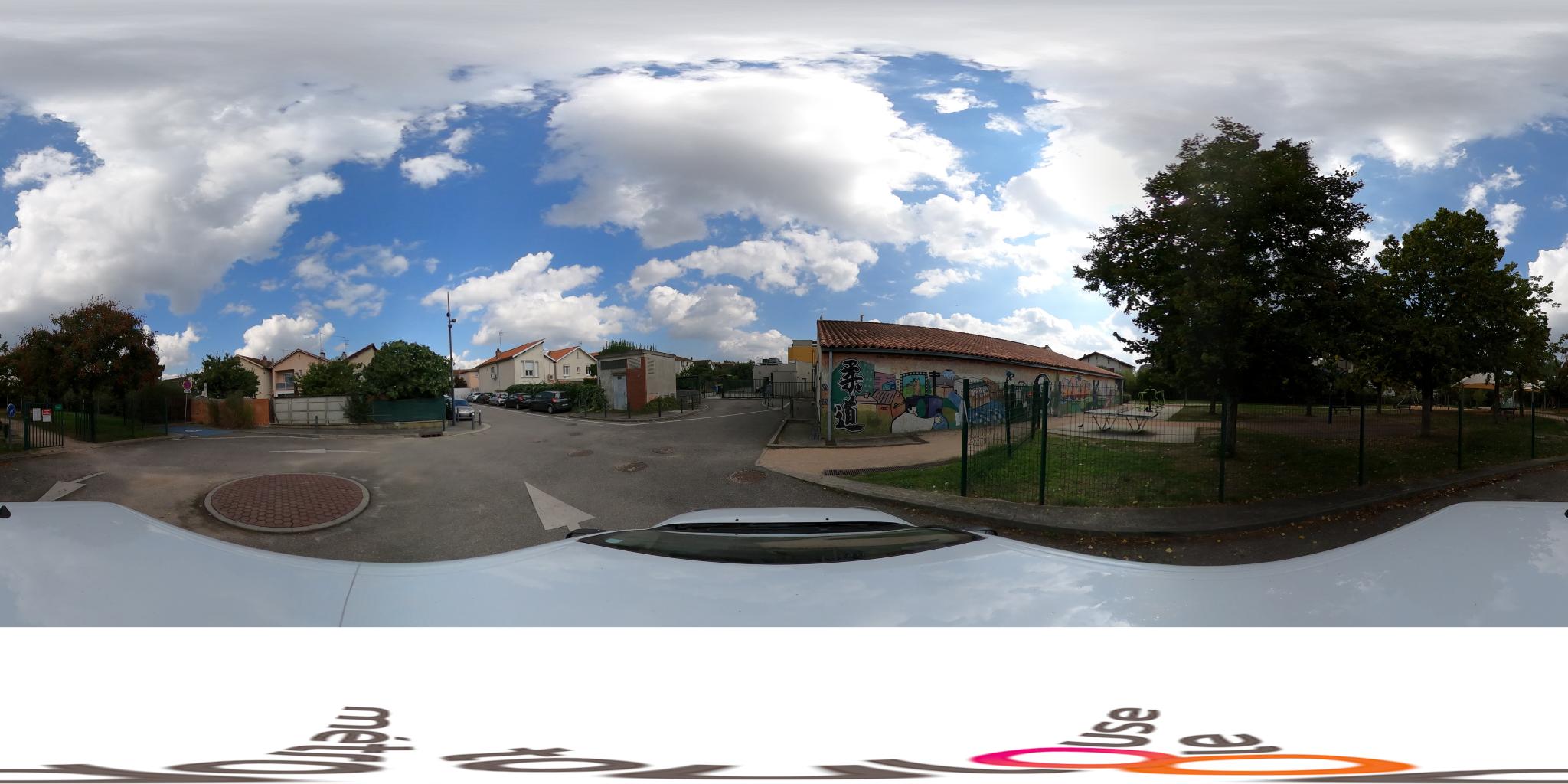 Vue de la rue du spot Station Fitness Jardin Maurice Bécanne