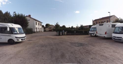 Aire camping-car Accueil camping-cars à La Chaise-Dieu