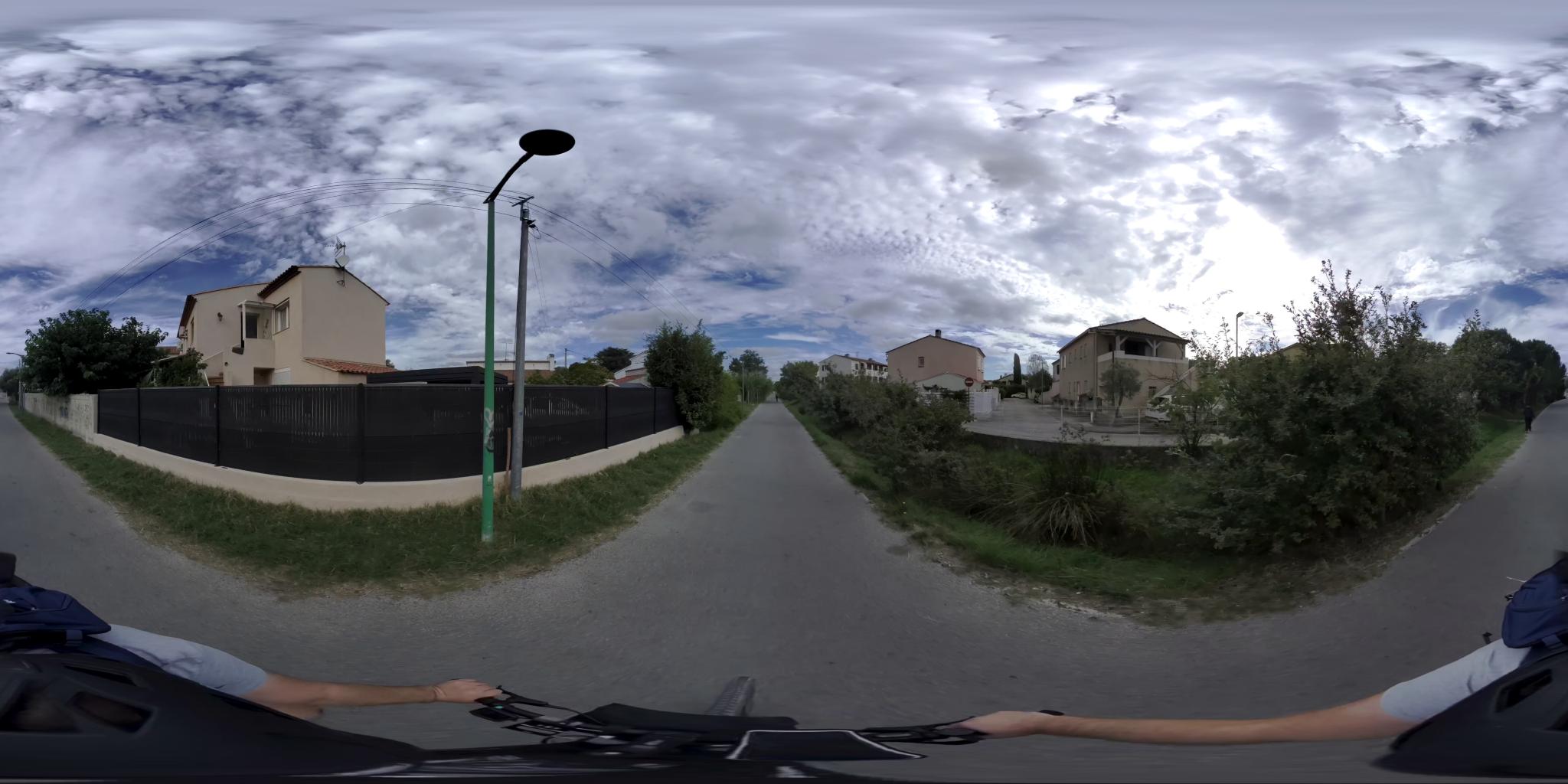 Piste cyclable, coin nature à Pradet