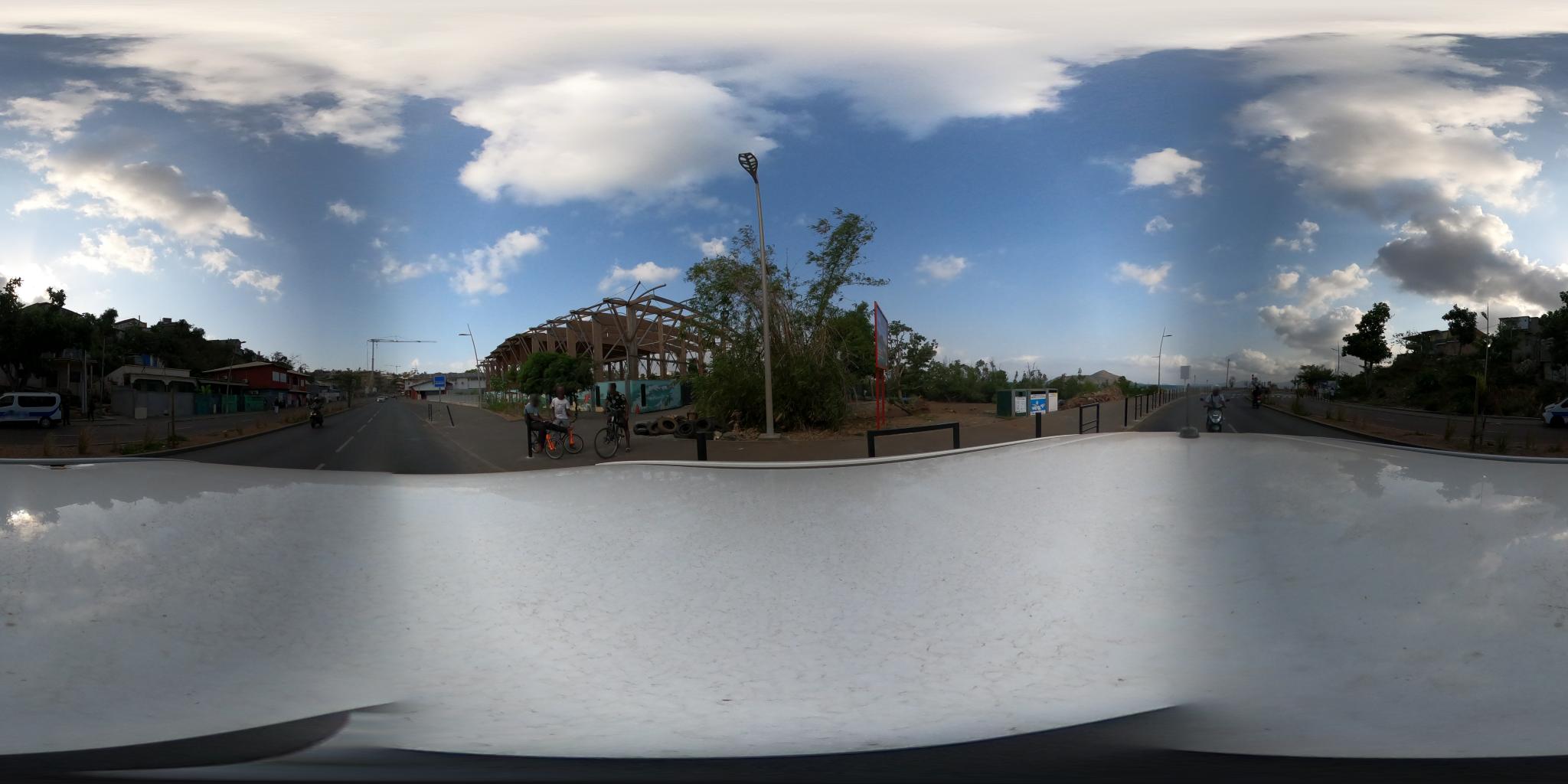 Vue de la rue du spot Parc de street workout de Baobab