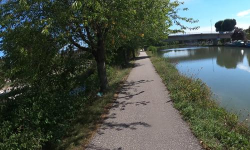 Aire camping-car Camping-car Park Charmes