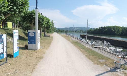 Aire camping-car Camping de l'Écluse