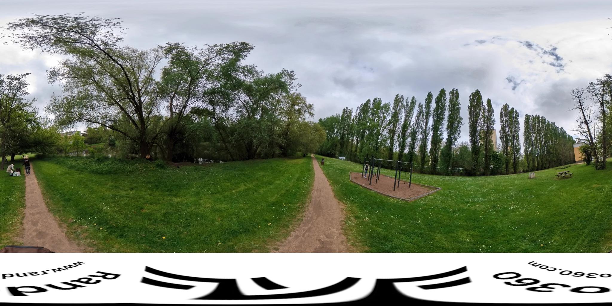 Vue de la rue du spot Street workout Morsang-sur-Orge, Square Jean Morlet
