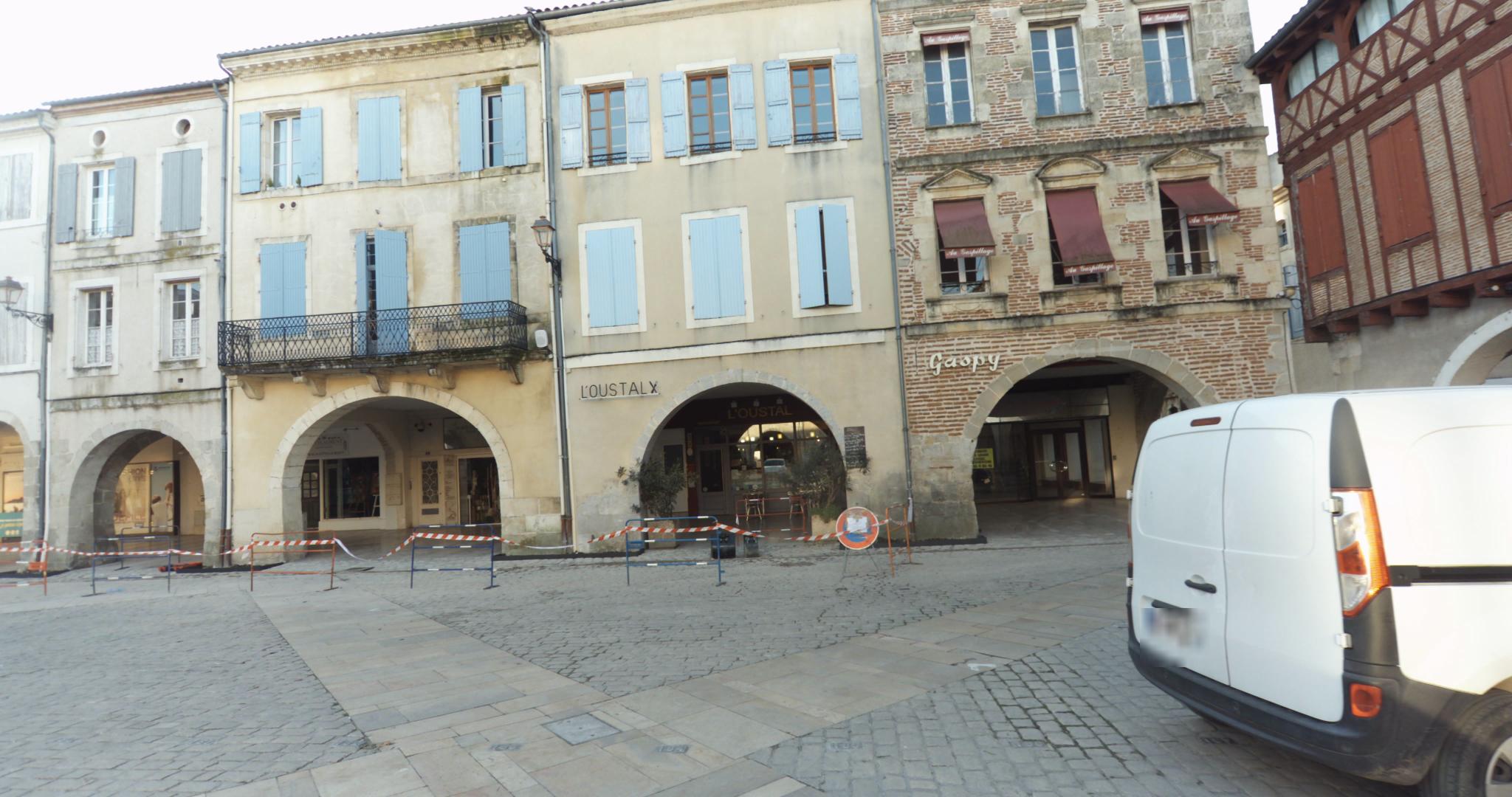 La rue de Bent&rsquo;Yf Hair Coiff à Villeneuve-Sur-Lot