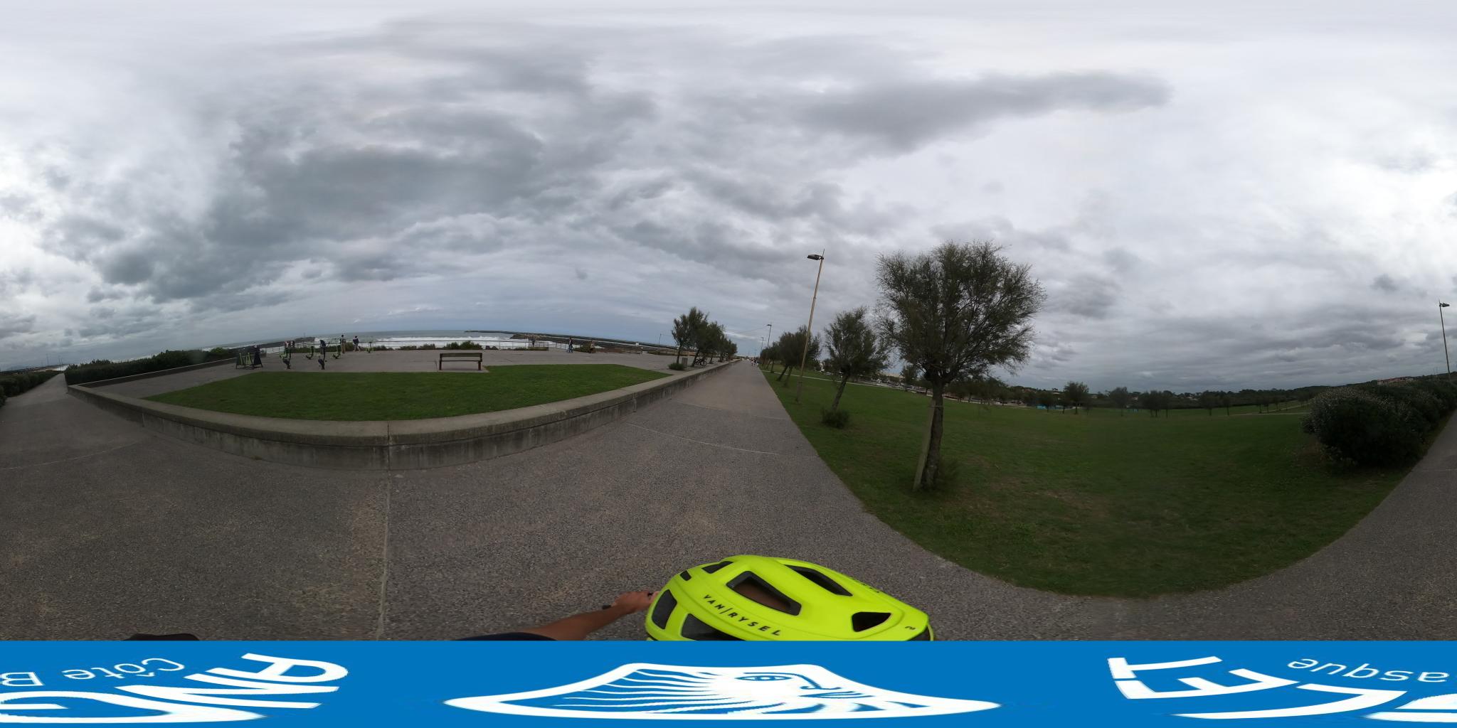 Vue de la rue du spot Aire de Fitness de la Barre