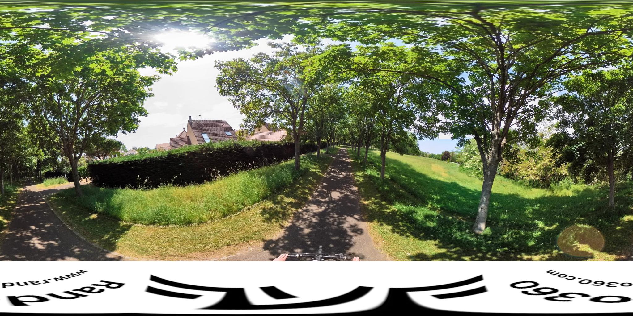 Vue de la rue du spot Jardin du Belvédère, Rue de l’Orée du Bois (2)