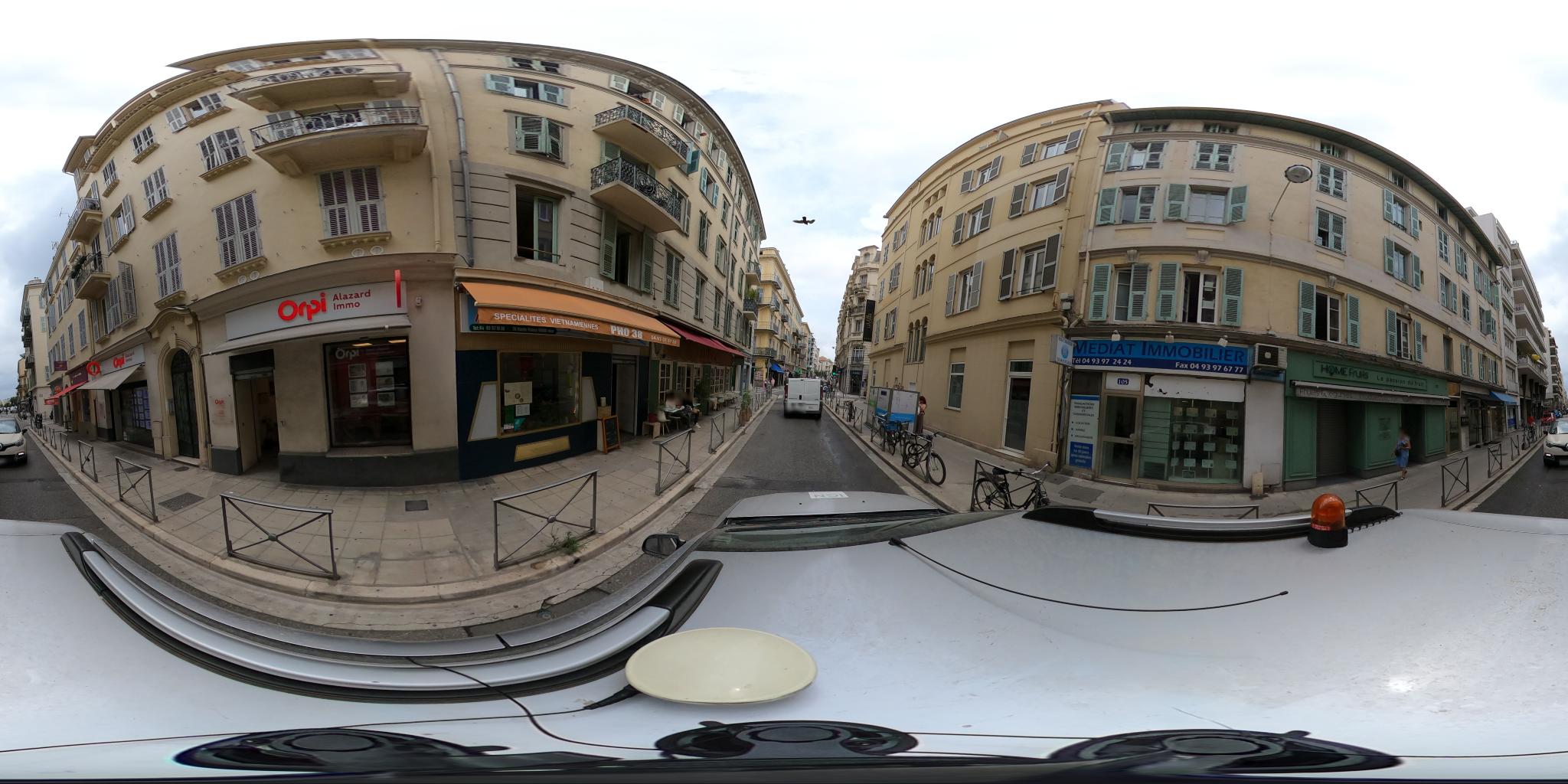 Morgan, cruising bar à Nice